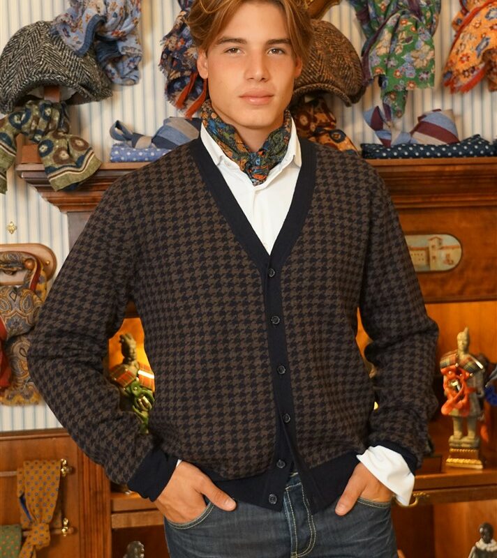 Houndstooth brown and navy blue cardigan